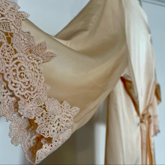 Gorgeous Two Piece Nightie Robe Set | EUC Size Large - Picture 13 of 14